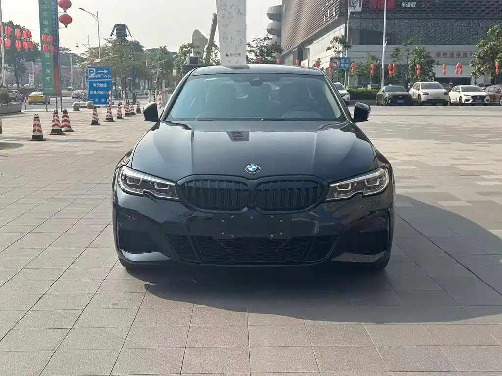 BMW 3 SERIES