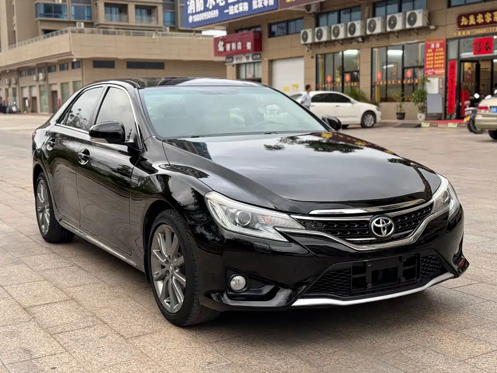 Toyota Reiz — миниатюра 3