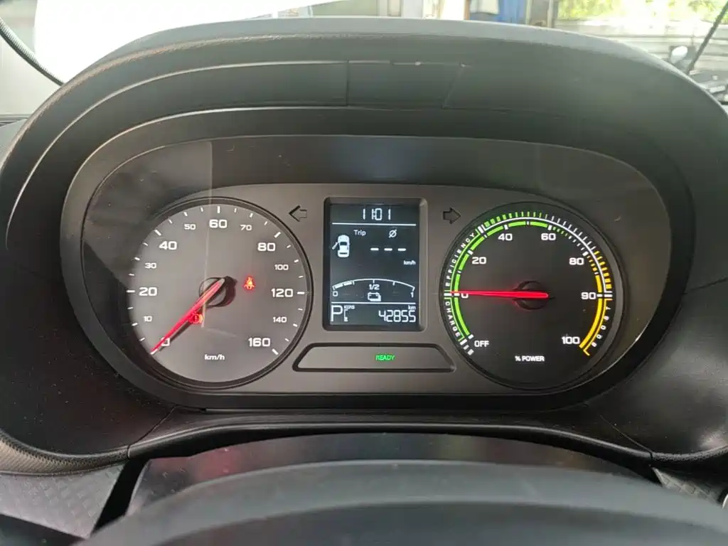 Roewe Clever — миниатюра 12