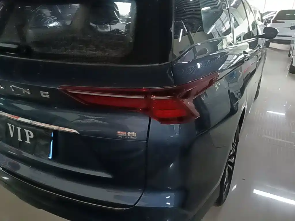 Wuling Victory — миниатюра 8