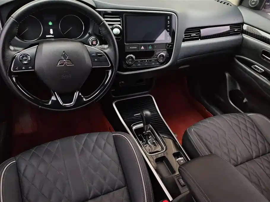 MITSUBISHI OUTLANDER