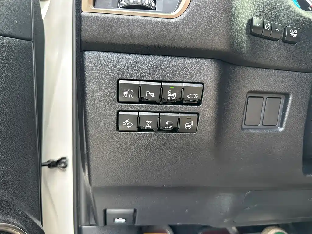 Lexus NX — миниатюра 22
