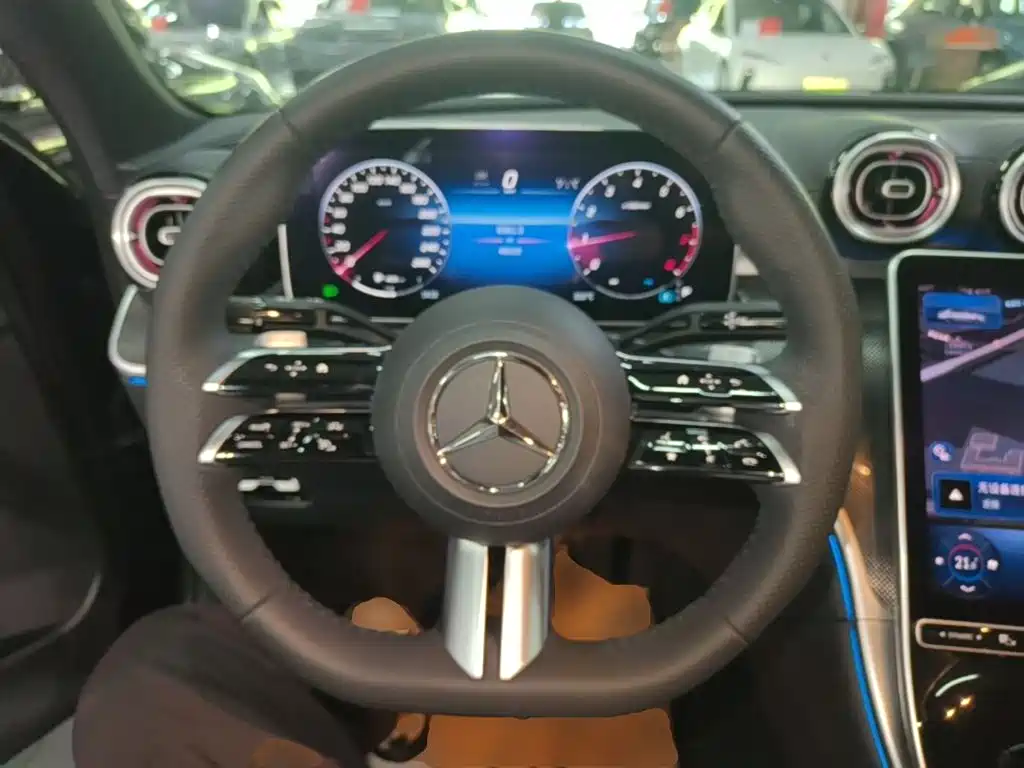 Mercedes-Benz C-Class — миниатюра 11