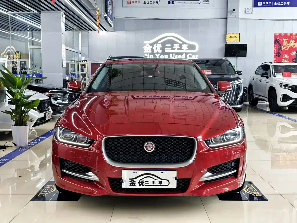 Jaguar XE — миниатюра 2