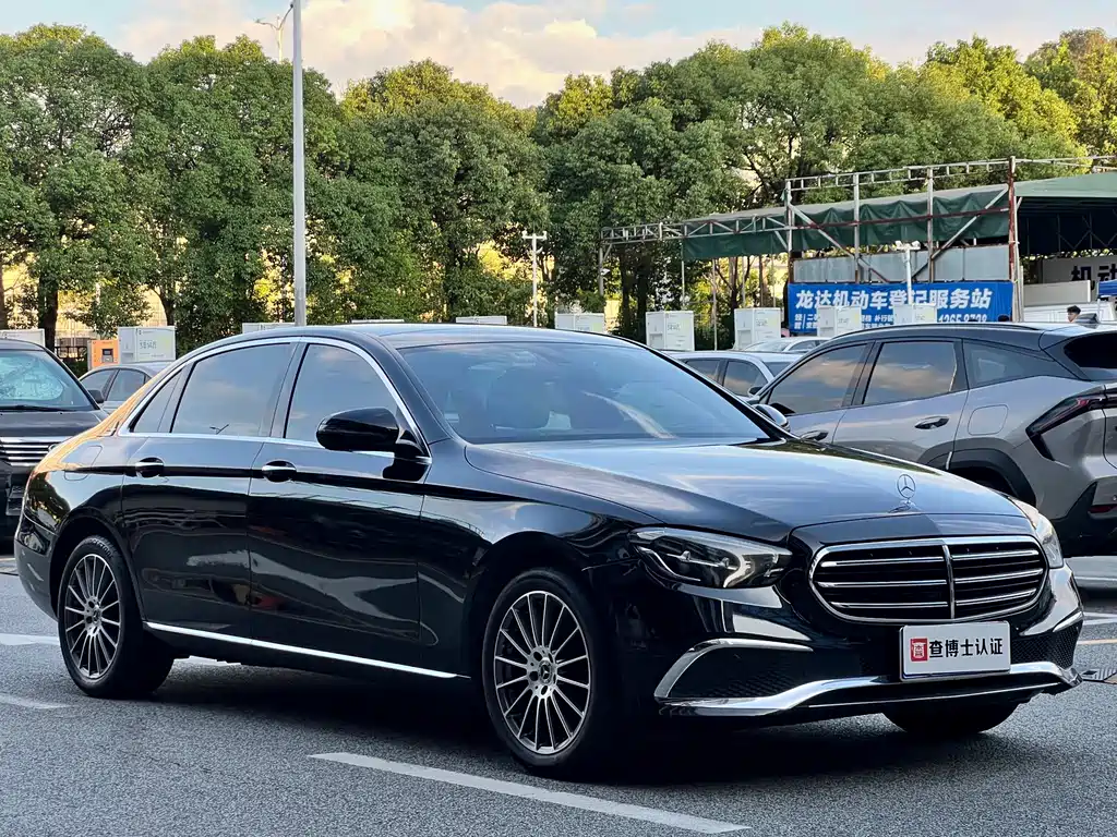 Mercedes-Benz E-Class — миниатюра 3