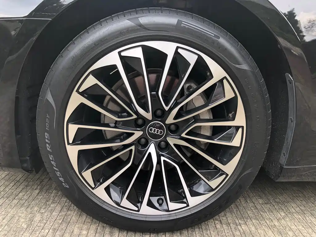 Audi A7L — миниатюра 29