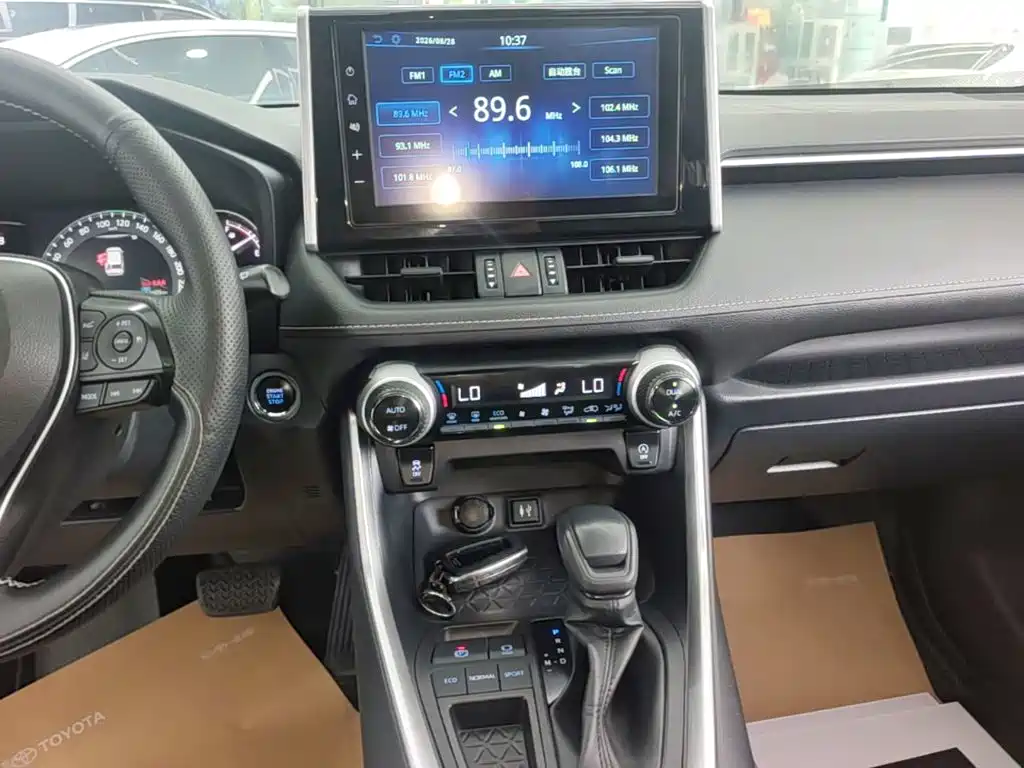 Toyota RAV4 — миниатюра 13