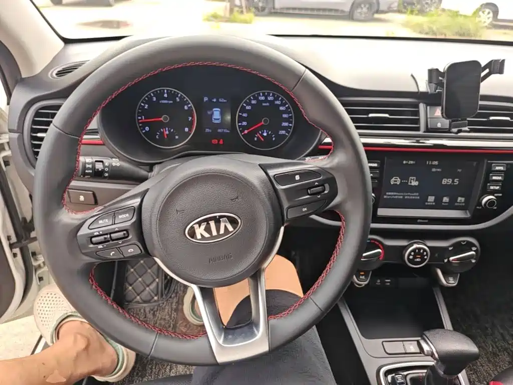Kia KX Cross — миниатюра 11