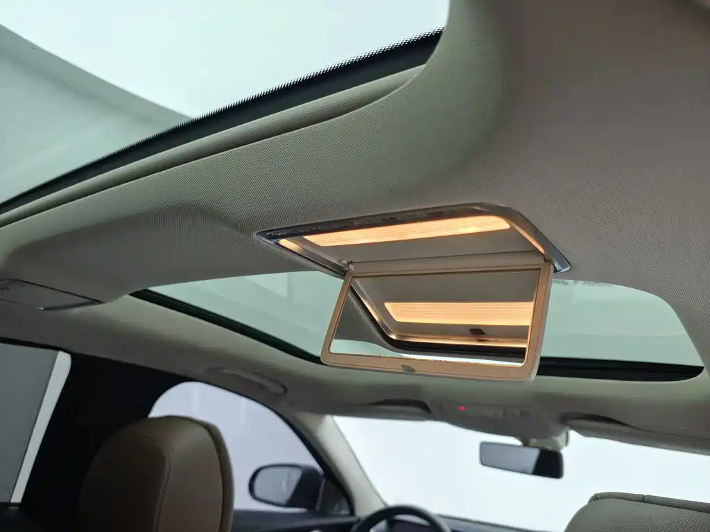 Mercedes-Benz E-Class — миниатюра 34