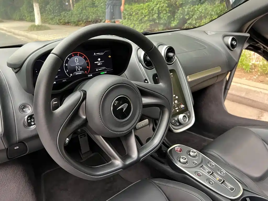 McLaren GT — миниатюра 6