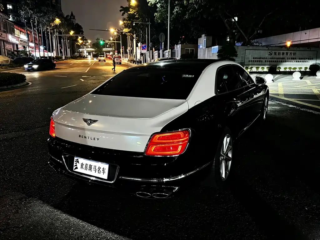 Bentley Flying Spur — миниатюра 2
