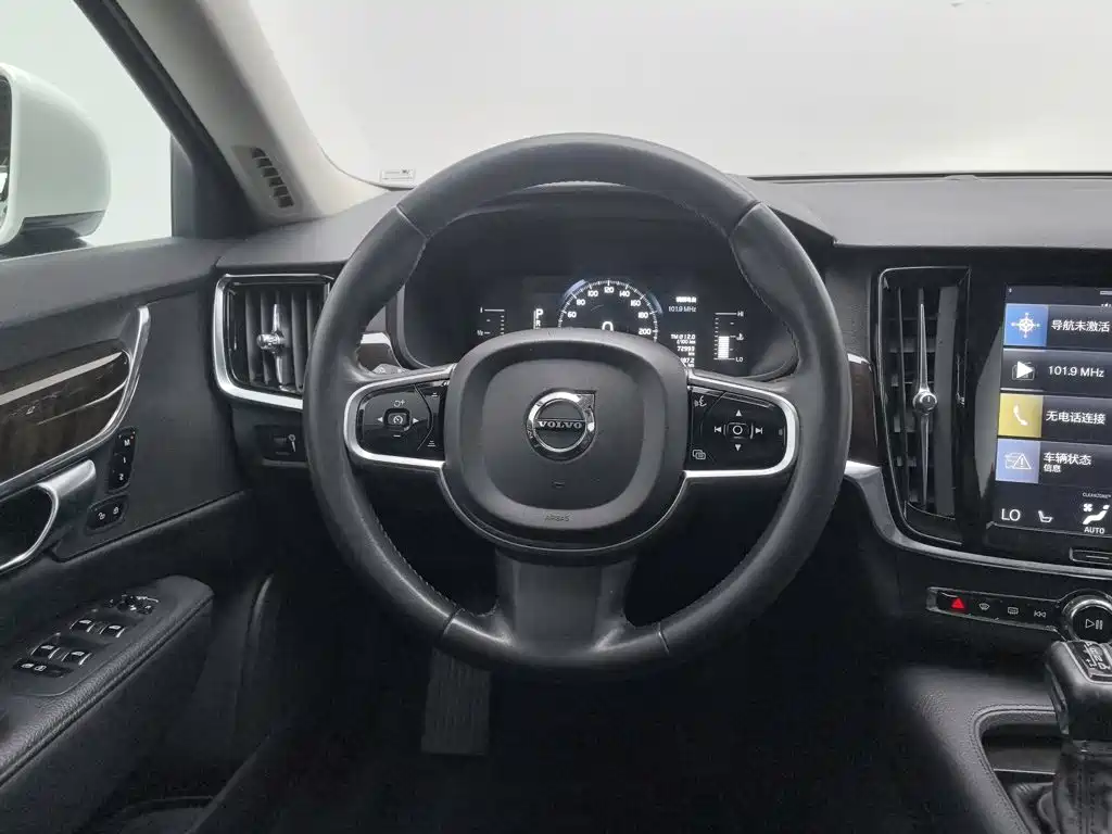 Volvo S90 — миниатюра 11