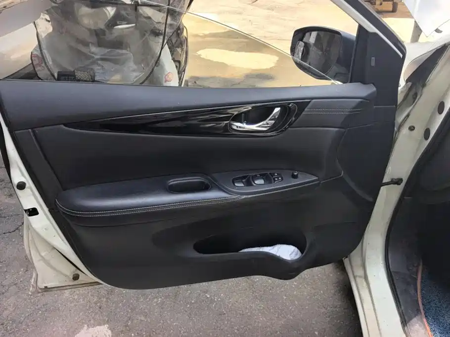 Nissan Tiida — миниатюра 7