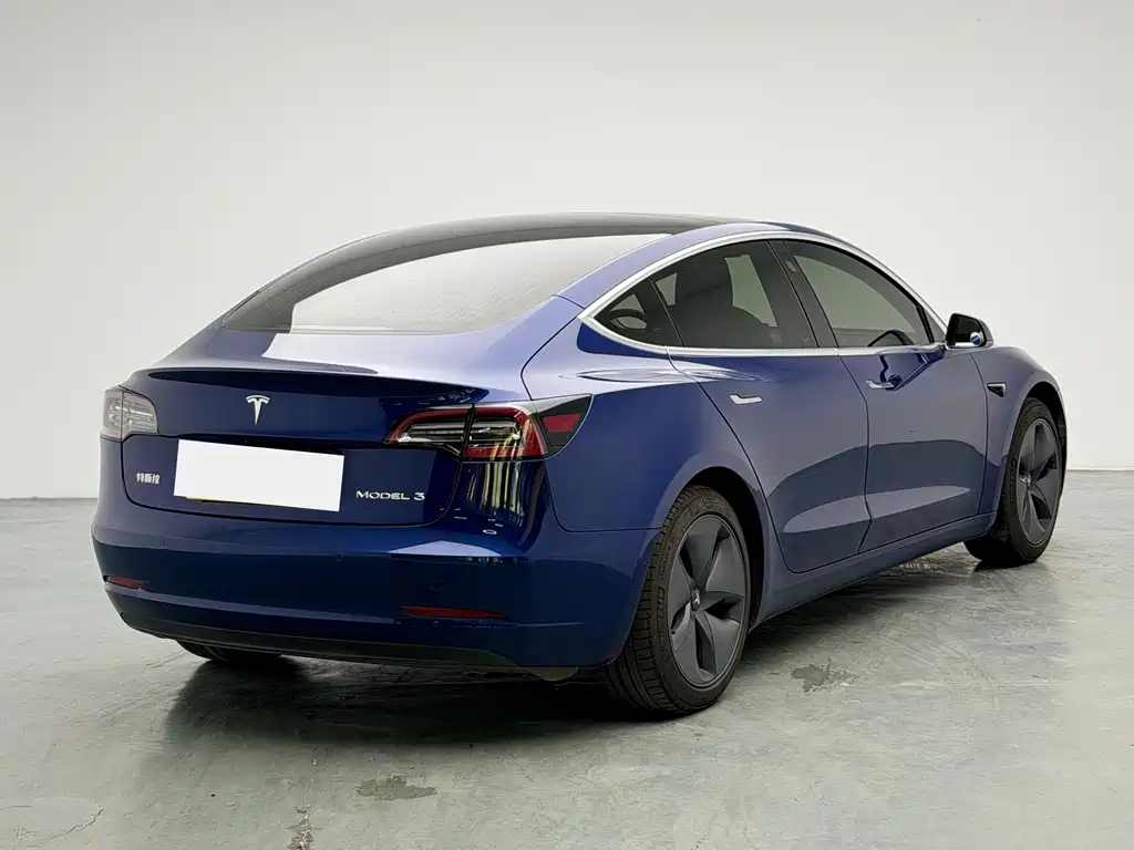 Tesla Model 3 — миниатюра 6
