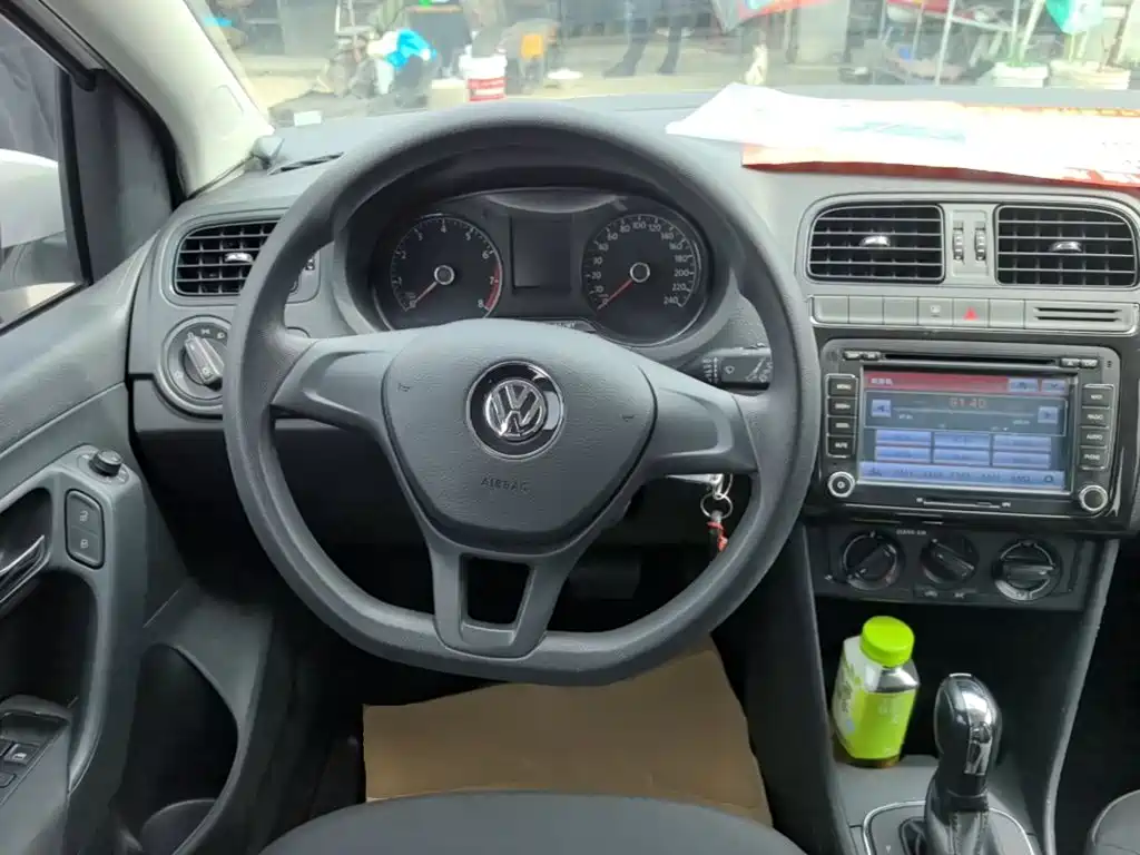 Volkswagen Polo — миниатюра 11