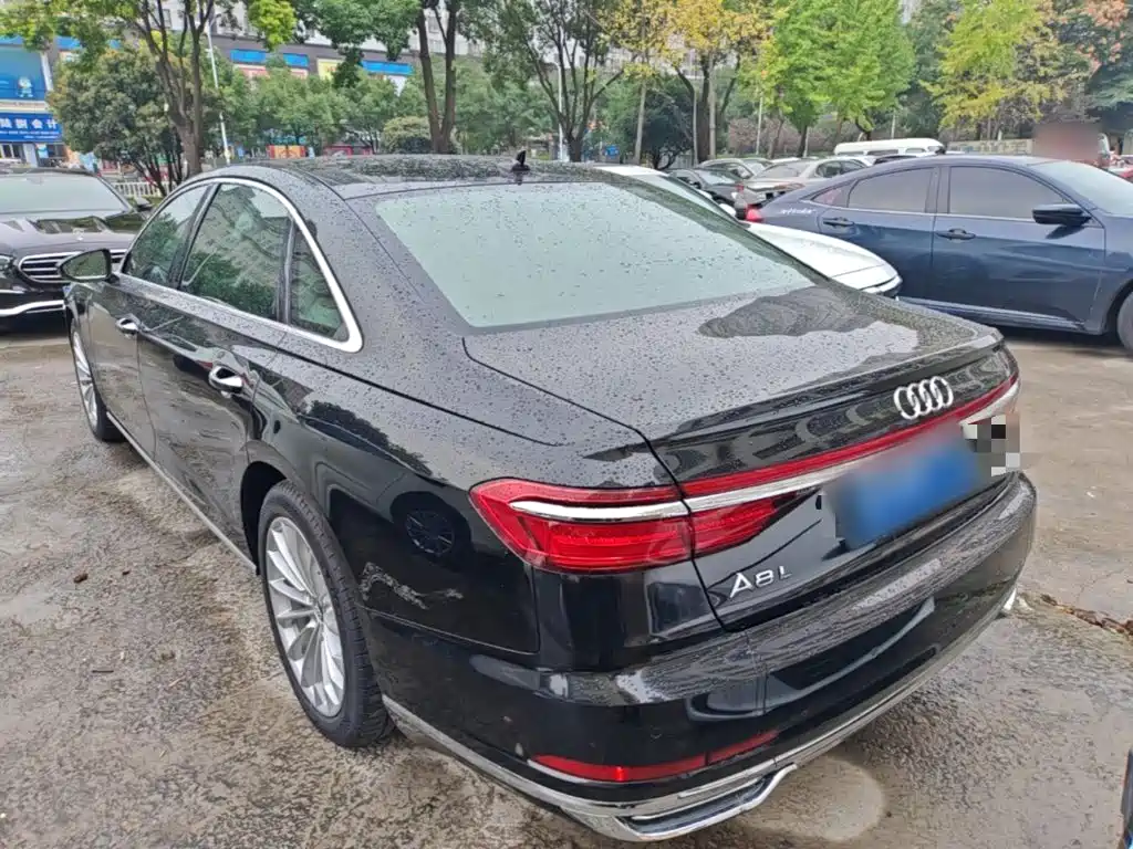 Audi A8 — миниатюра 5