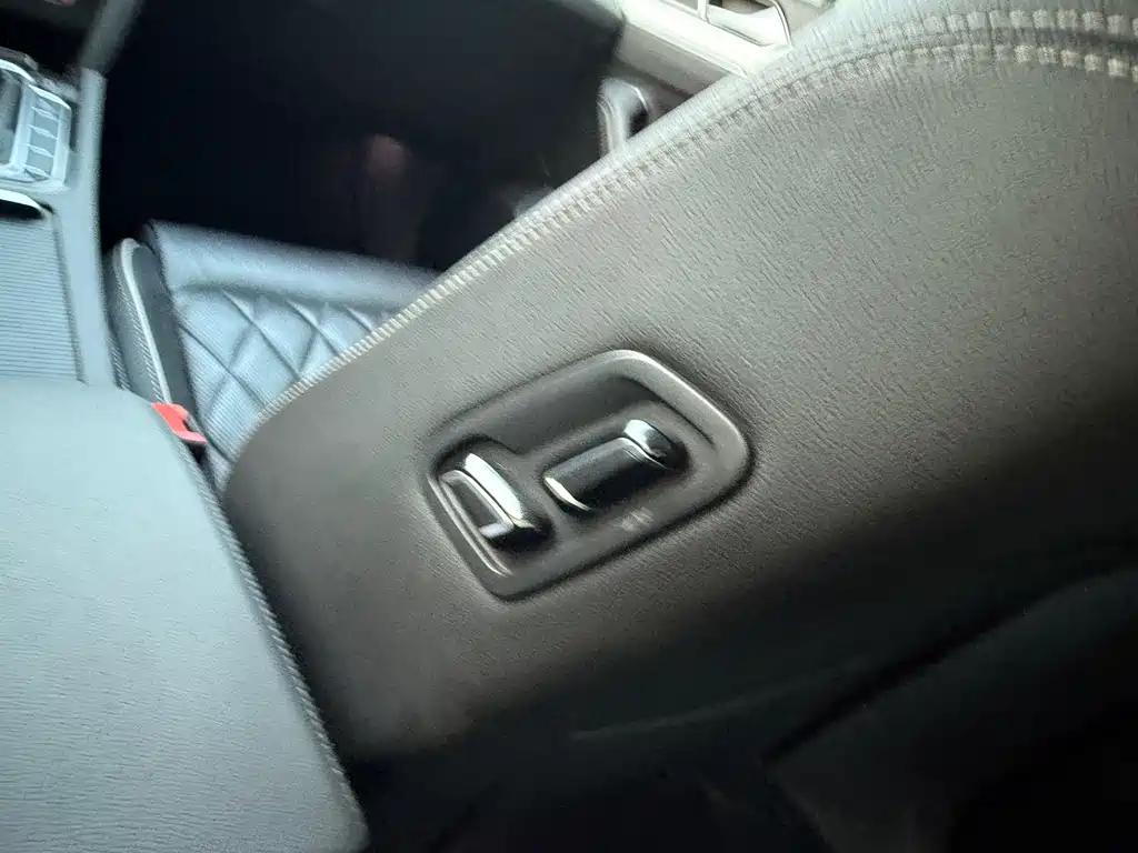 VOLKSWAGEN MAGOTAN GTE PLUG IN HYBRID