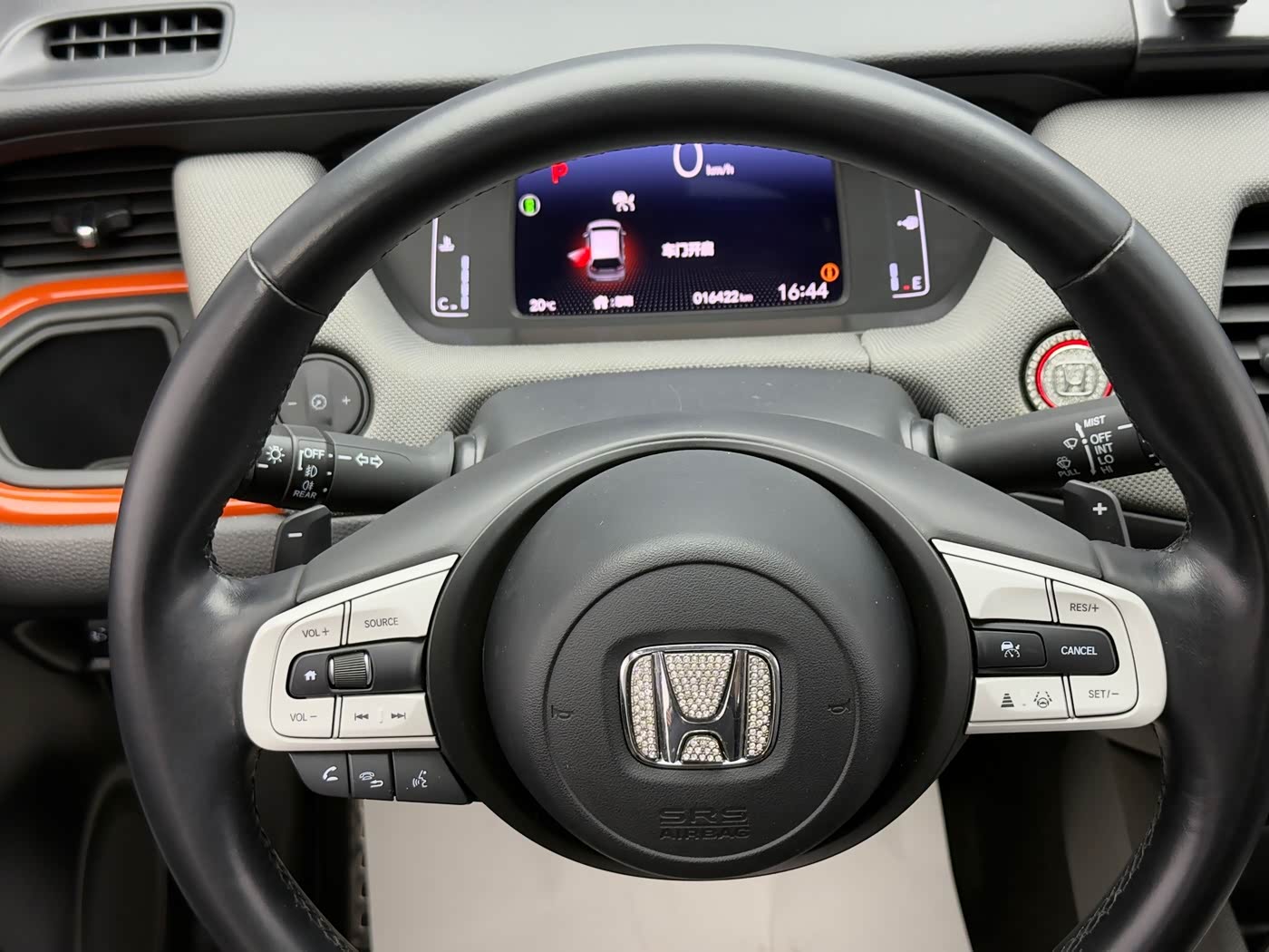 Honda Life 1.5 л 2022 г. Белый, пробег 16000 км