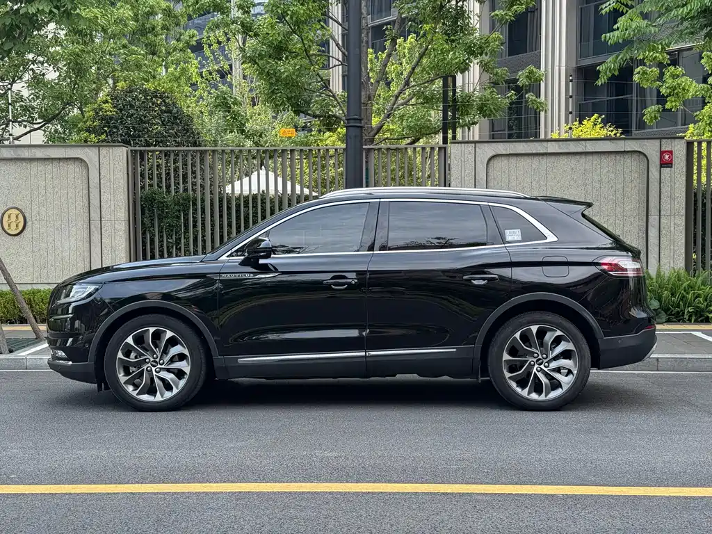 Lincoln Nautilus 2021 2.0T