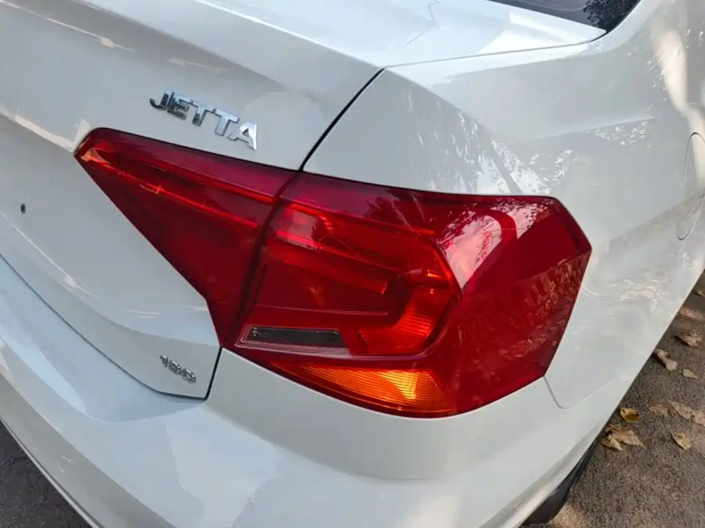 Volkswagen Jetta — миниатюра 8