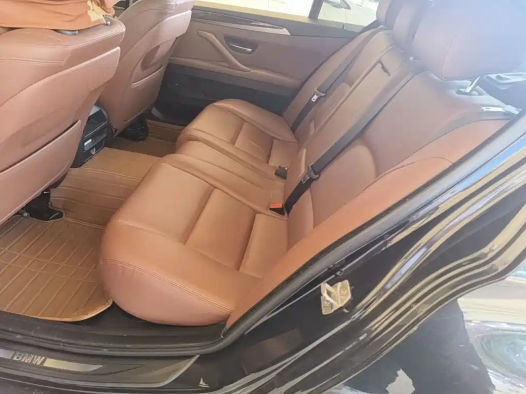 BMW 5 Series — миниатюра 17