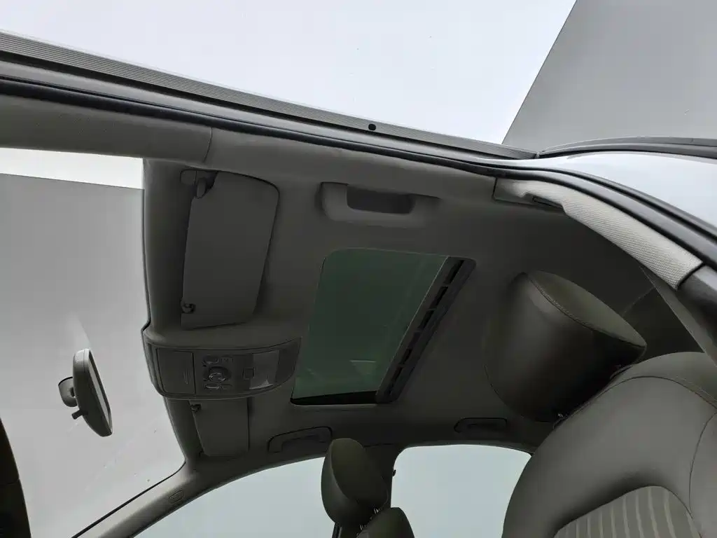 Audi A4L — миниатюра 14
