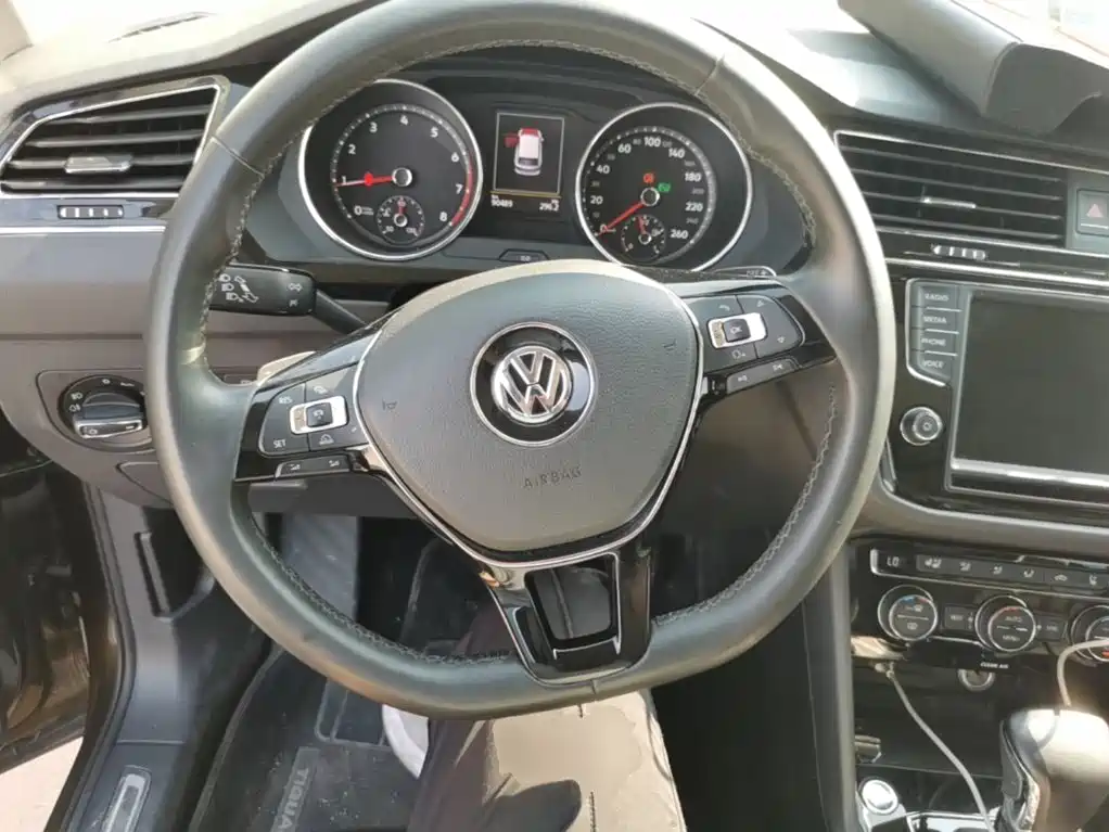 Volkswagen Tiguan L — миниатюра 11