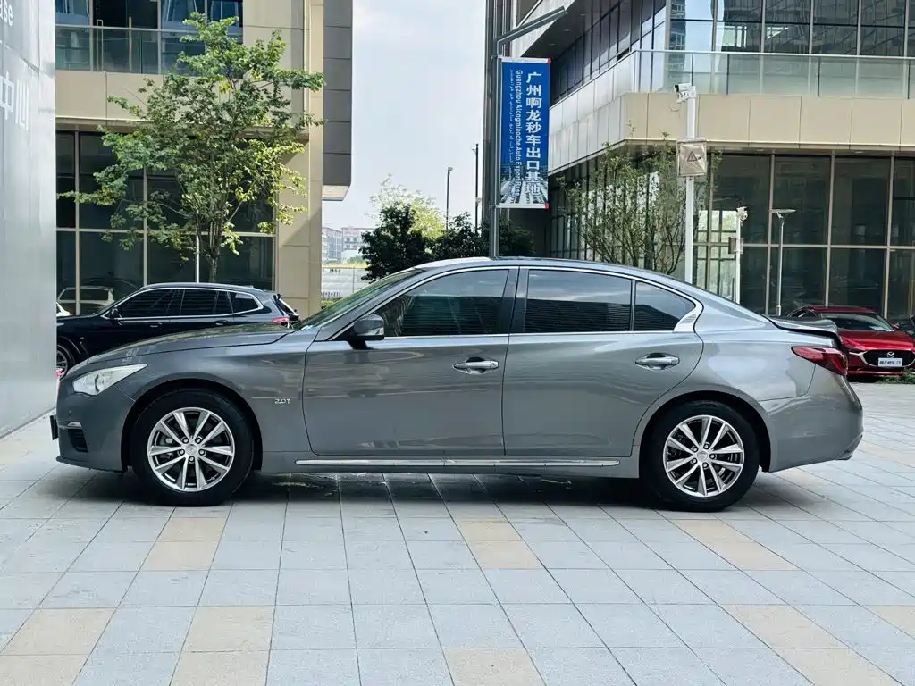 Infiniti Q50L 2018 2.0T Comfort V