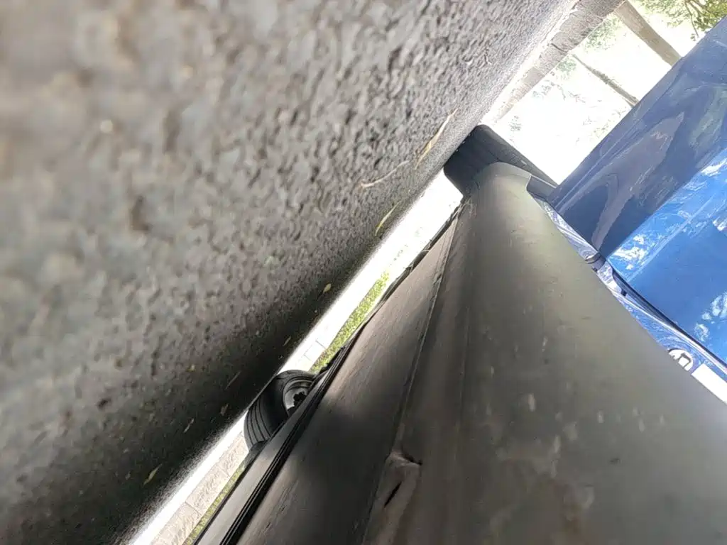 Tesla Model Y — миниатюра 21