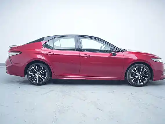 Toyota Camry — миниатюра 3