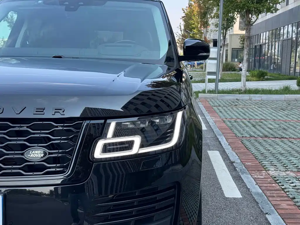 Land Rover Range Rover — миниатюра 3