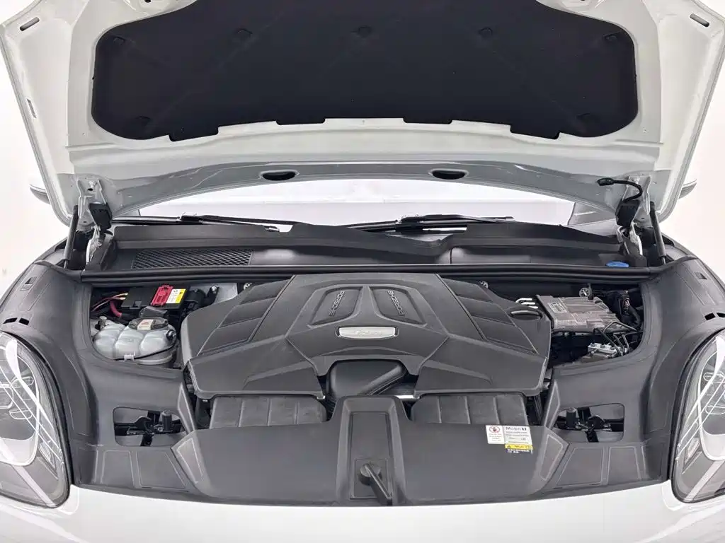 Porsche Cayenne — миниатюра 12