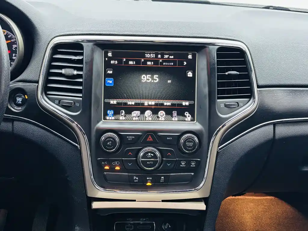 Jeep Grand Cherokee (Import) — миниатюра 10