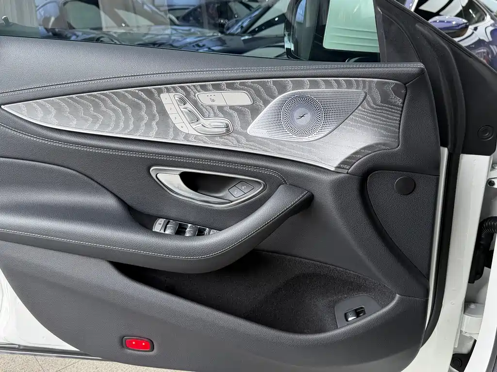 Mercedes-Benz CLS — миниатюра 8