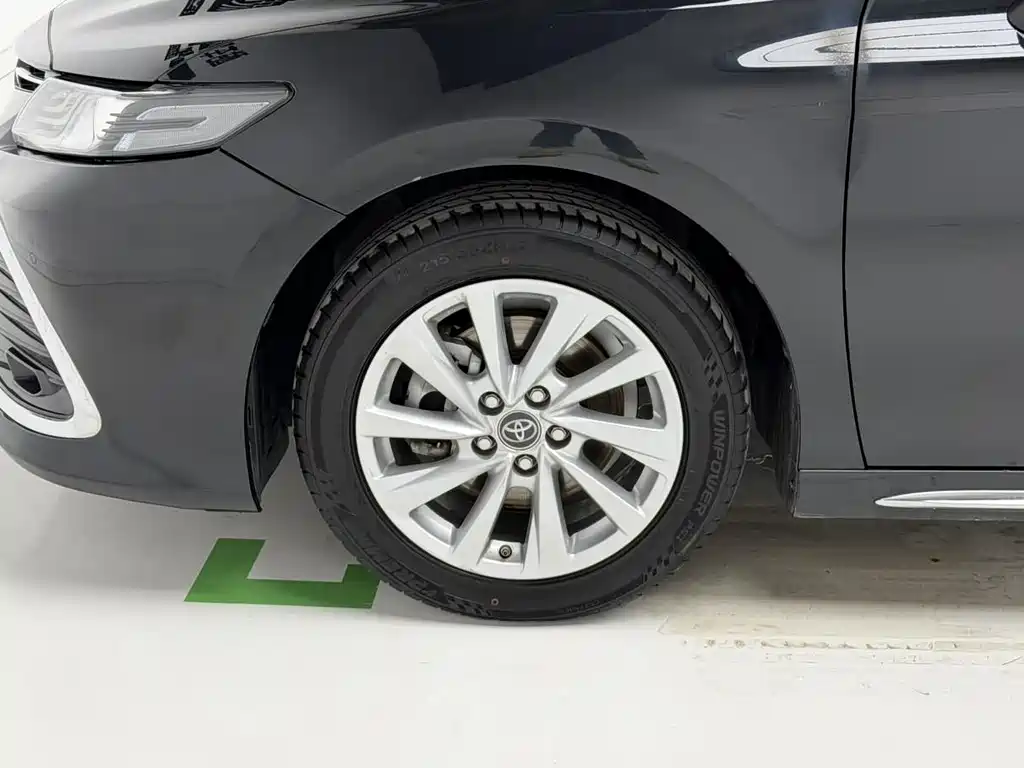 Toyota Camry — миниатюра 8