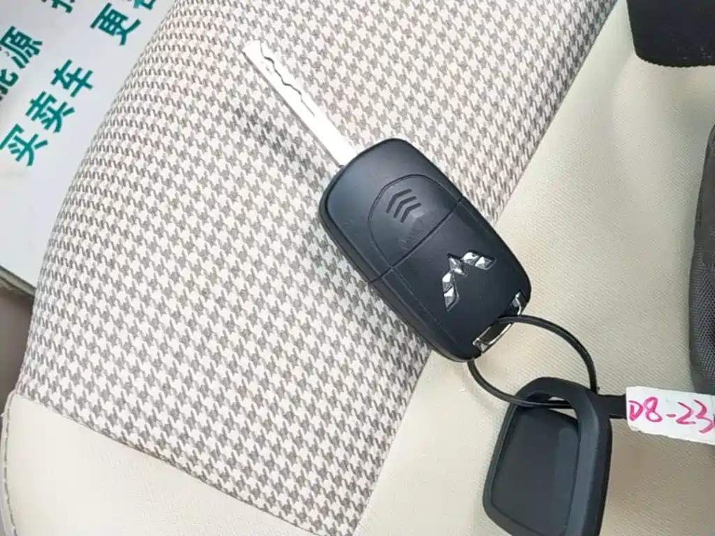 Wuling MINIEV — миниатюра 9