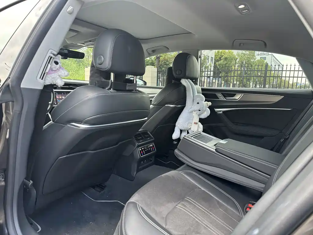 Audi A7L — миниатюра 6