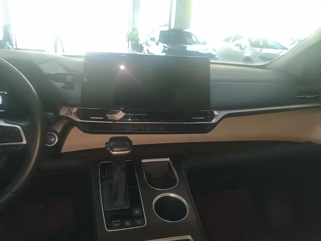 Toyota Granvia — миниатюра 13