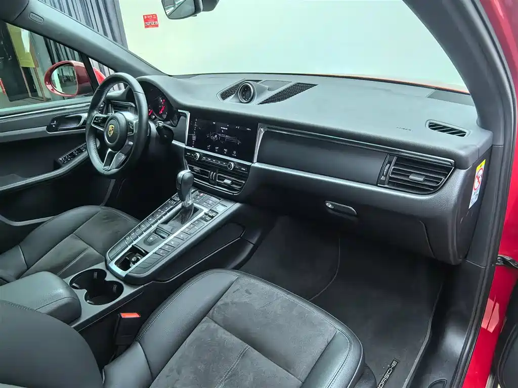 Porsche Macan — миниатюра 15