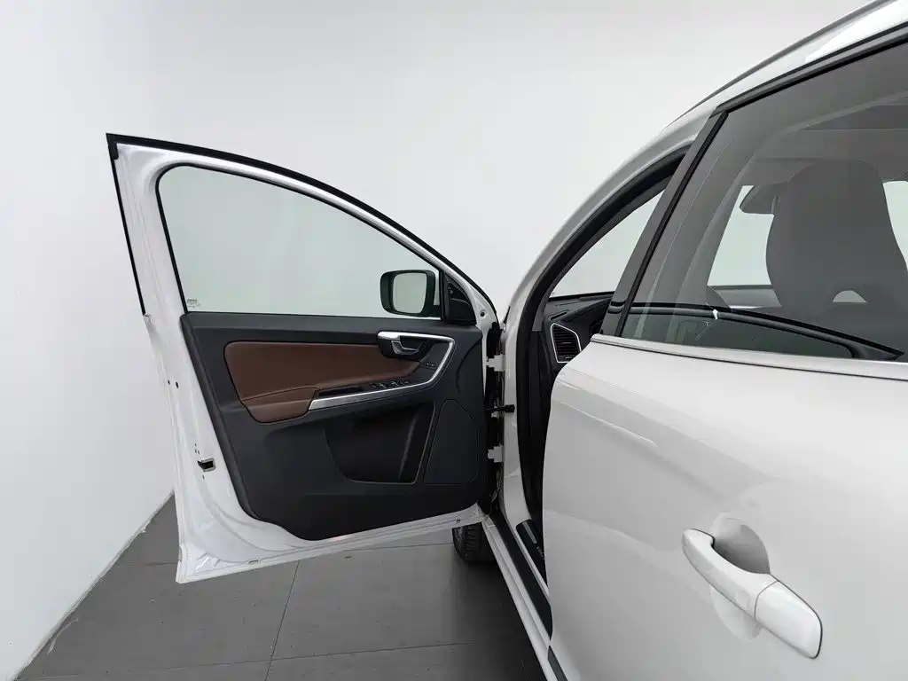 Volvo XC60 — миниатюра 8