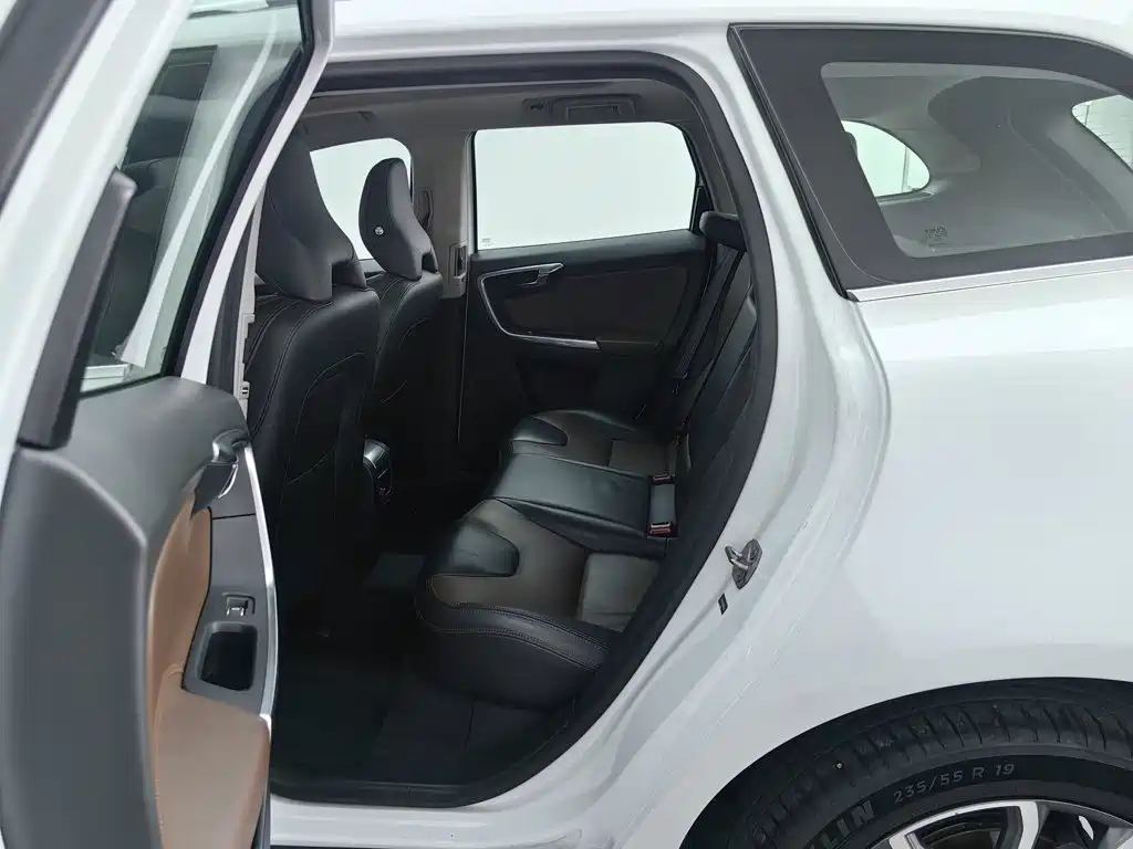 Volvo XC60 — миниатюра 15