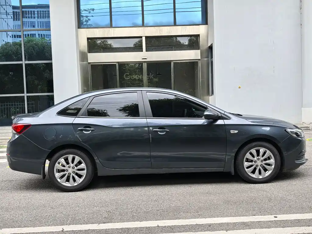 Buick Excelle — миниатюра 8