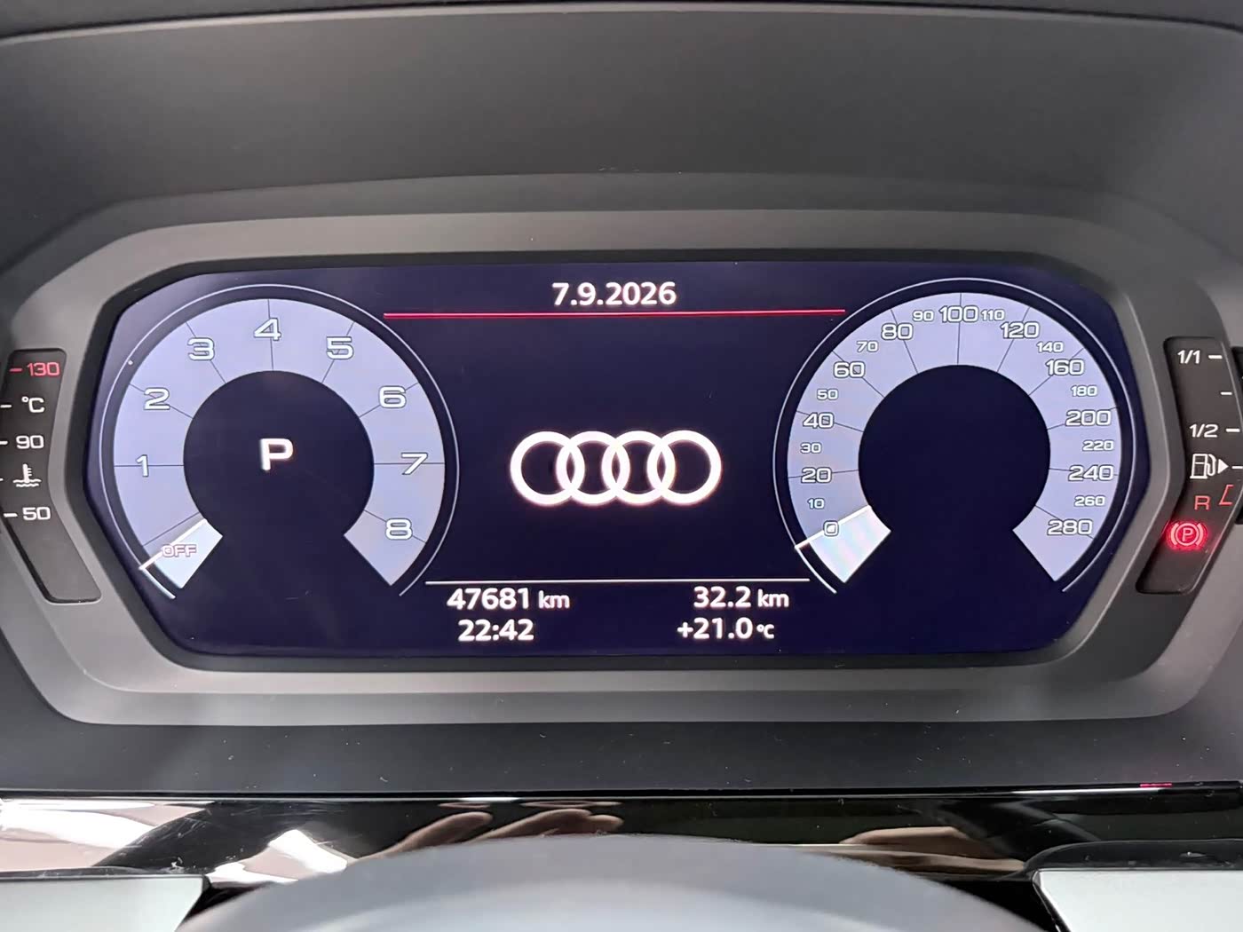 Audi A3 1.4 л 2023 г. Серебристо-серый, пробег 47000 км