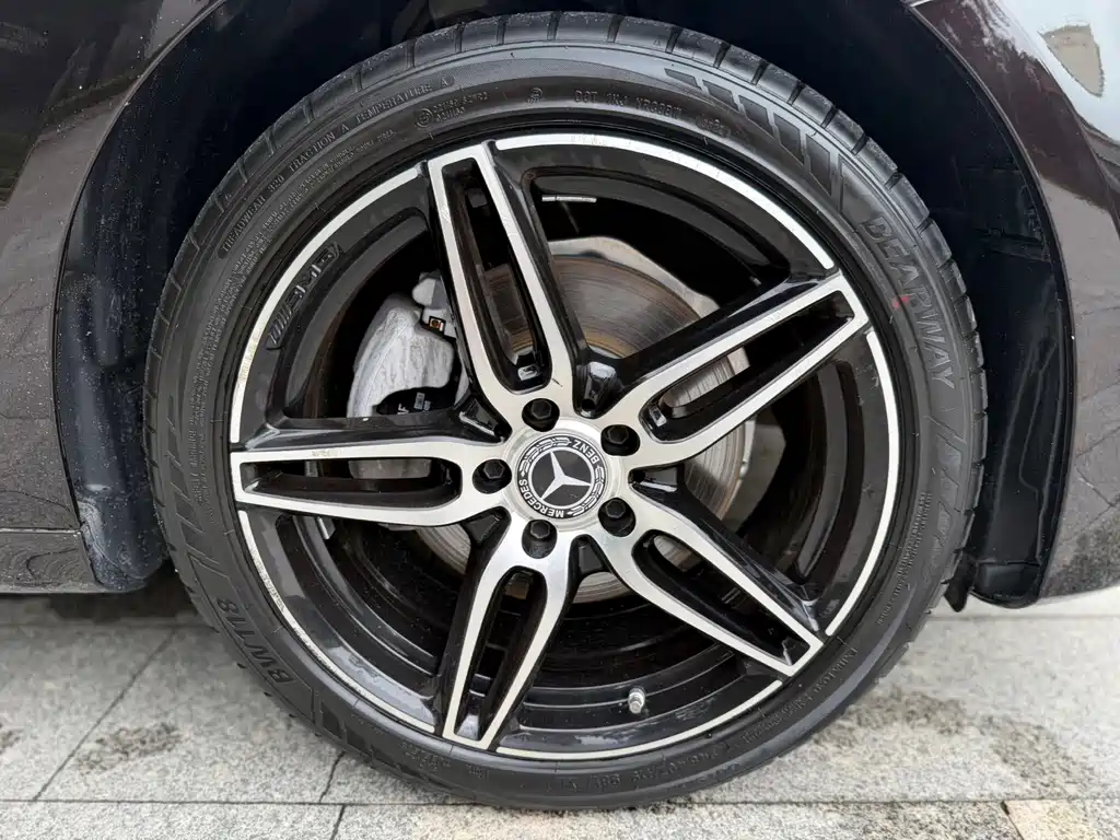 Mercedes-Benz E-Class — миниатюра 17