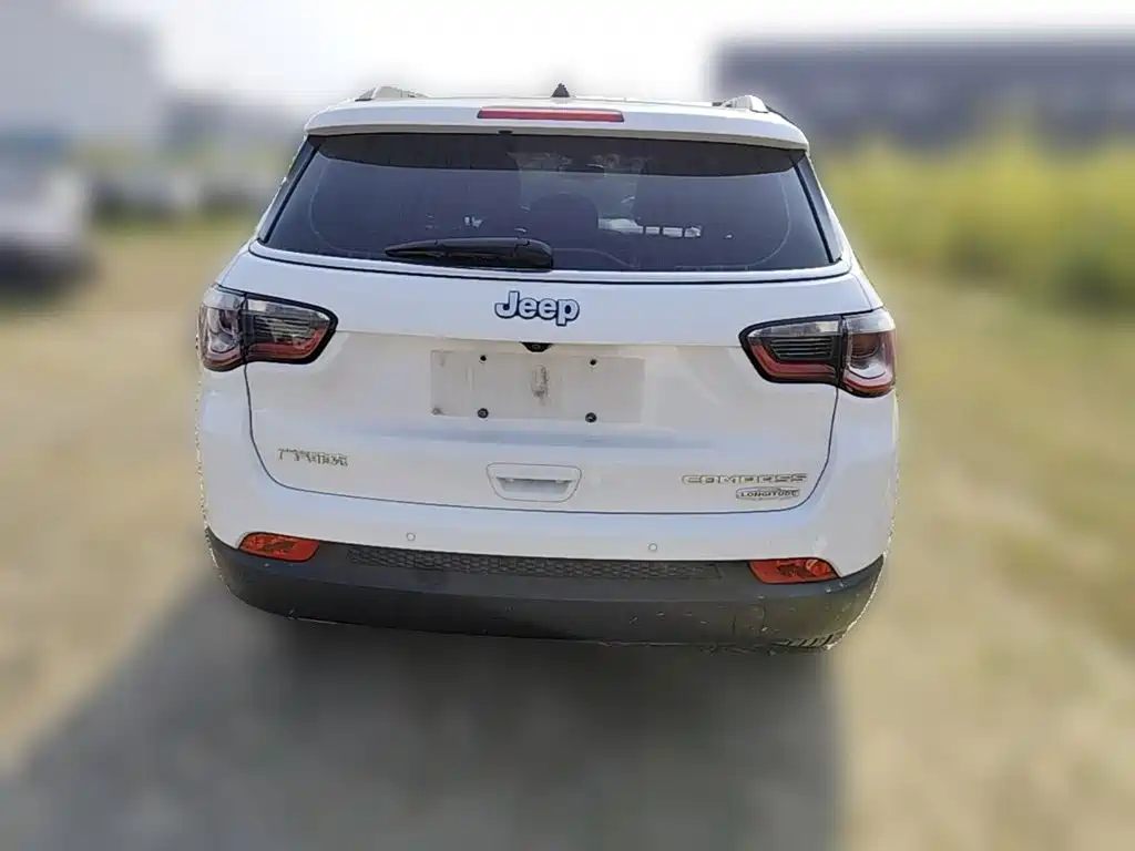 Jeep Compass — миниатюра 8