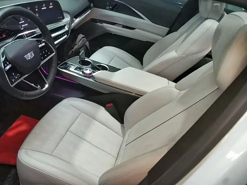 Cadillac Lyriq — миниатюра 15