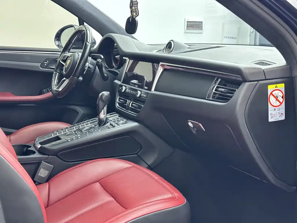 Porsche Macan — миниатюра 14