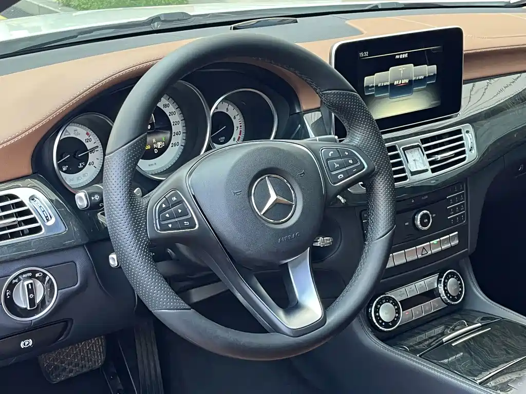 Mercedes-Benz CLS — миниатюра 16