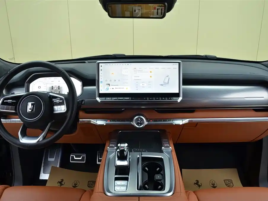 TANK TANK 700 NEW ENERGY