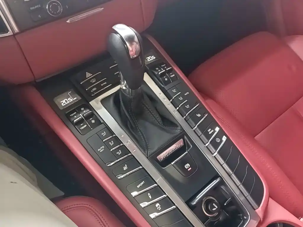 Porsche Macan — миниатюра 14
